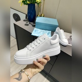 Prada 2024 новейшая модель. Точная копия оригинала. Белые туфли н