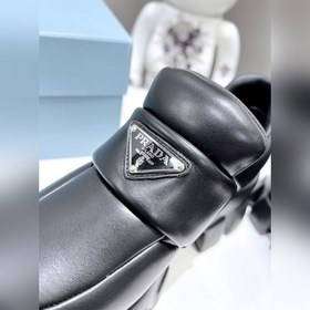 Новые черные сверхмягкие кожаные туфли на толстой подошве от Prad