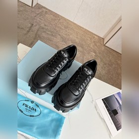 Новые черные сверхмягкие кожаные туфли на толстой подошве от Prad