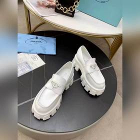 Prada 2024 весна-лето обновленная версия лофей с треугольным лого