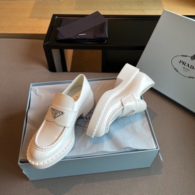 Prada 2024 весна-лето обновленная версия лофей с треугольным лого