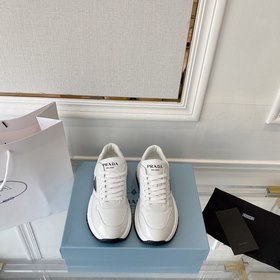 PRADA 222 — новые модели от Prada, мощный удар! Множество моделей