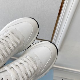 PRADA 222 — новые модели от Prada, мощный удар! Множество моделей