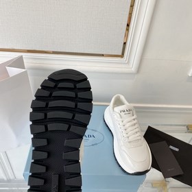 PRADA 222 — новые модели от Prada, мощный удар! Множество моделей