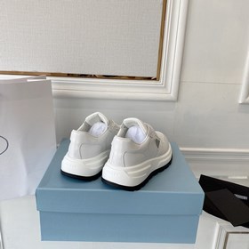 PRADA 222 — новые модели от Prada, мощный удар! Множество моделей