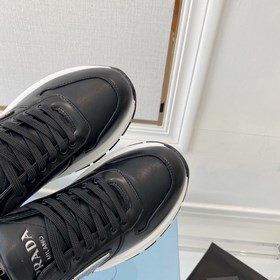 PRADA 222 — новые модели от Prada, мощный удар! Множество моделей