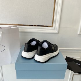 PRADA 222 — новые модели от Prada, мощный удар! Множество моделей