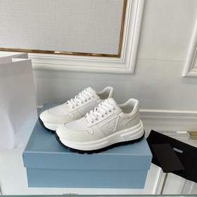 PRADA 222 — новые модели от Prada, мощный удар! Множество моделей