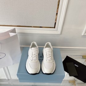 PRADA 222 — новые модели от Prada, мощный удар! Множество моделей