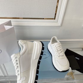PRADA 222 — новые модели от Prada, мощный удар! Множество моделей