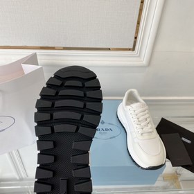 PRADA 222 — новые модели от Prada, мощный удар! Множество моделей