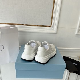 PRADA 222 — новые модели от Prada, мощный удар! Множество моделей