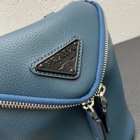 Новинка в магазине (комбинированная модель из кожи) Prada RADA Эт