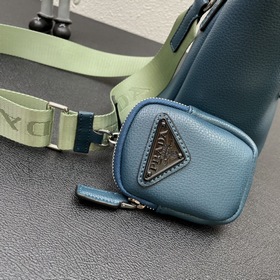 Новинка в магазине (комбинированная модель из кожи) Prada RADA Эт