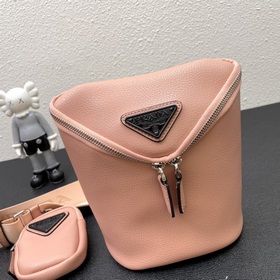 Новинка в магазине (комбинированная модель из кожи) Prada RADA Эт