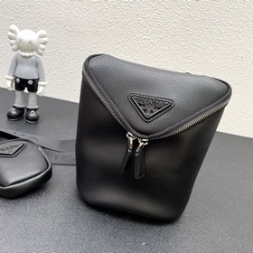 Новинка в магазине (комбинированная модель из кожи) Prada RADA Эт