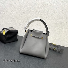 Новинка 2024, ранневесенняя модель mini Prada «RADA» небольшая су