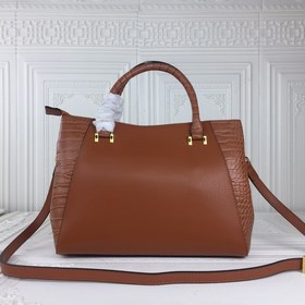 Новая модель сумки Prada с плечевым ремнем, номер модели： 2110, и