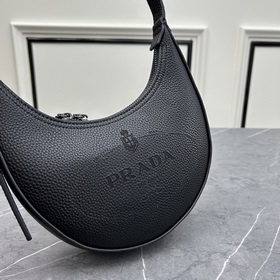 Новая модель Prada RADA Французская элегантность, зимний стиль, о