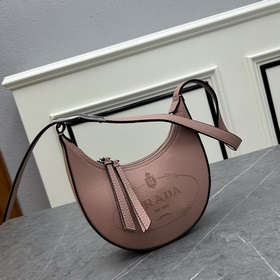 Новая модель Prada RADA Французская элегантность, зимний стиль, о