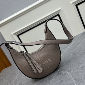 Новая модель Prada RADA Французская элегантность, зимний стиль, о