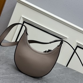 Новая модель Prada RADA Французская элегантность, зимний стиль, о