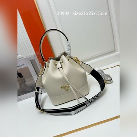 Полностью обновленная версия (плечевые ремни с вышитыми буквами).