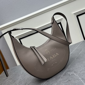 Новая модель Prada RADA Французская элегантность, зимний стиль, о