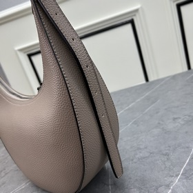 Новая модель Prada RADA Французская элегантность, зимний стиль, о