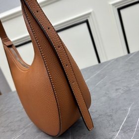 Новая модель Prada RADA Французская элегантность, зимний стиль, о