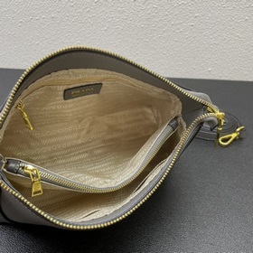 Эксклюзивная модель Prada «RADA» — классическая легенда, с двумя 