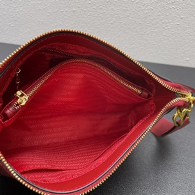 Эксклюзивная модель Prada «RADA» — классическая легенда, с двумя 