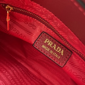 Эксклюзивная модель Prada «RADA» — классическая легенда, с двумя 