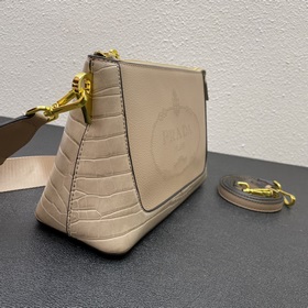 Эксклюзивная модель Prada «RADA» — классическая легенда, с двумя 