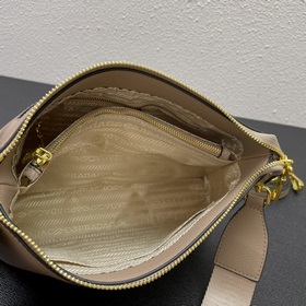Эксклюзивная модель Prada «RADA» — классическая легенда, с двумя 