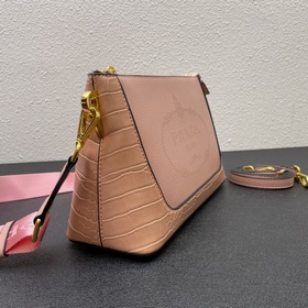 Эксклюзивная модель Prada «RADA» — классическая легенда, с двумя 