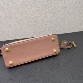 Эксклюзивная модель Prada «RADA» — классическая легенда, с двумя 