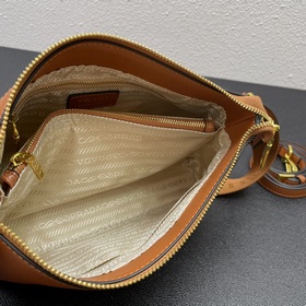 Эксклюзивная модель Prada «RADA» — классическая легенда, с двумя 