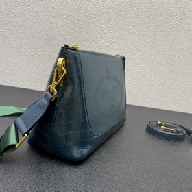 Эксклюзивная модель Prada «RADA» — классическая легенда, с двумя 