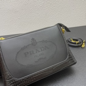 Эксклюзивная модель Prada «RADA» — классическая легенда, с двумя 