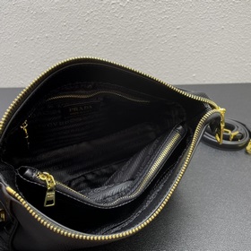 Эксклюзивная модель Prada «RADA» — классическая легенда, с двумя 
