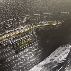 Эксклюзивная модель Prada «RADA» — классическая легенда, с двумя 