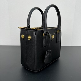 Mini Killer 1BA906, золотой. Эта сумка Galleria изготовлена из фи