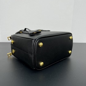 Mini Killer 1BA906, золотой. Эта сумка Galleria изготовлена из фи