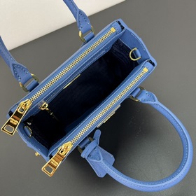 Mini Killer 1BA906, золотой. Эта сумка Galleria изготовлена из фи