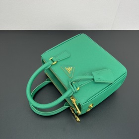 Mini Killer 1BA906, золотой. Эта сумка Galleria изготовлена из фи