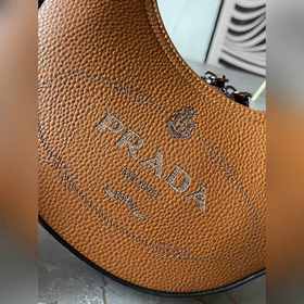 Новая модель Prada RADA Французская элегантность, зимний стиль, о