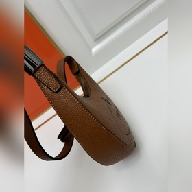 Новая модель Prada RADA Французская элегантность, зимний стиль, о