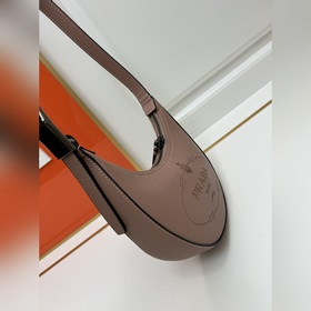 Новая модель Prada RADA Французская элегантность, зимний стиль, о