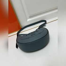 Новая модель Prada RADA Французская элегантность, зимний стиль, о